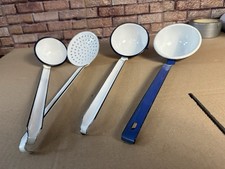 Emaille Löffel Schöpfkelle Küche Sieb Kelle Weiß Blau 4 Teille Vintage Emaile