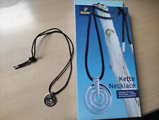 Kette mit Anhänger mit beweglichen Ringen