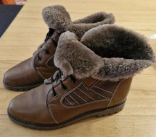 Stiefel Lammfell gefüttert