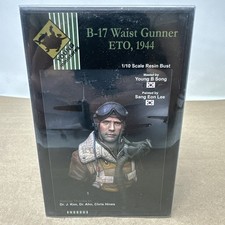 YOUNG MINIATURES B-17 WAIST