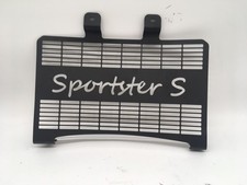 Kühlerabdeckung mit Schriftzug für Harley-Davidson Sportster S