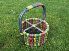 Flaschenkorb aus Rattan, bunt