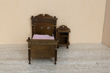 Puppenmöbel im Stil der