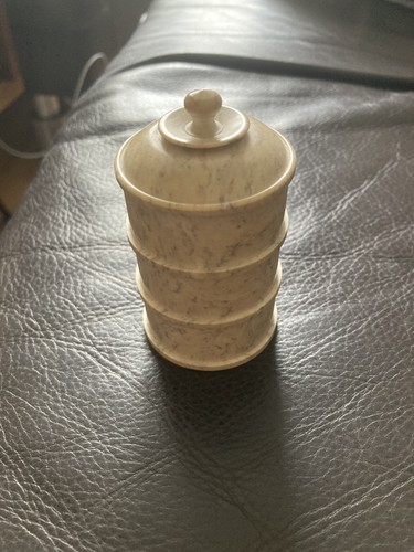 Dekoratives alabaster gefäß - dekoratives, alabaster-gefäß