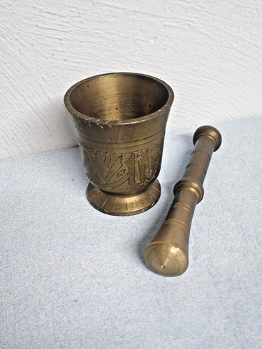 Wunderschöner alter mörser - alter,