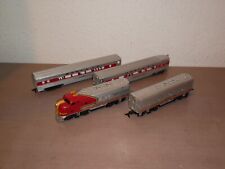 Tyco Mantua Diesellokomotive Santa Fe Lokomotive + 3 Waggons Anhänger H0