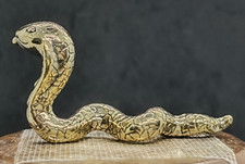 Königliche Schlangenfigur in