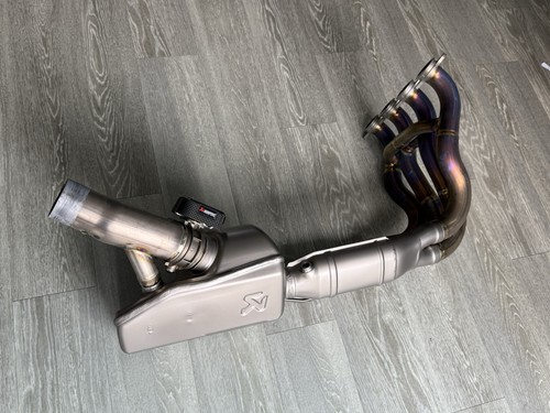 Bmw m1000rr 2025 akrapovic - m1000rr,