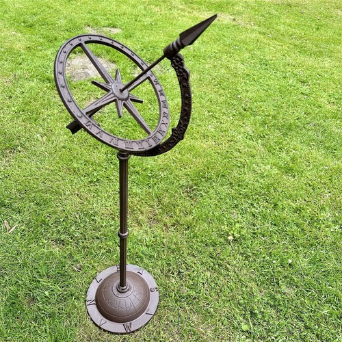 Sonnenuhr aus gusseisen - sonnenuhr,
