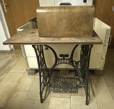 Originale alte antike Pfaff Nähmaschine mit Tisch