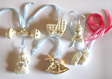 Babys erster Weihnachtsschmuck