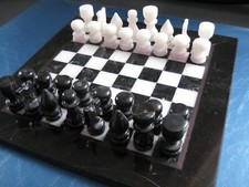 Schachbrett mit figuren - schachbrett,