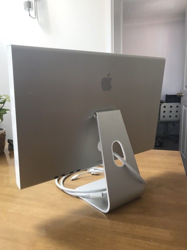 Apple cinema display - display, 23"