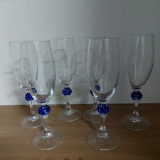 Sechs Sektgläser , Glasklar /