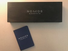 Uhren-Box _ NOMOS Glashütte SA - Tangente_ Holz mit Garantie-Heft