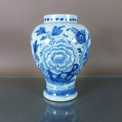 Delft vase jar - /,