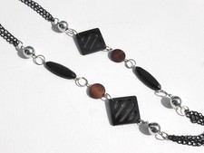 Halskette/Halsschmuck/Necklace aus Metall/Chrom/Acryl/Holz schwarz/silber/braun