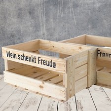 Natur Obstkiste Wein schenkt