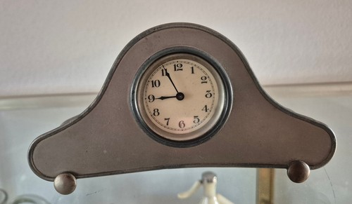 Alte kleine tischuhr defekt - alte,