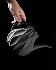 Abyss Gießkanne Deko