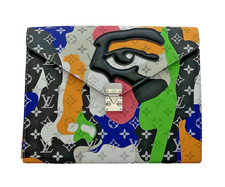 LOUIS VUITTON LV Portrait Mark