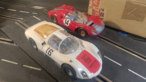 Carrera 124 - carrera, +
