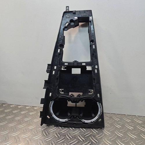 Audi 2016 becherhalter - audi, b9