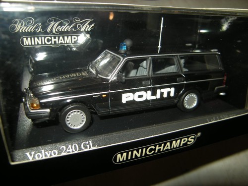 Minichamps volvo 240 1986 - 1:43,