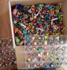 ca. 3 kg Überraschungseierfiguren  und -Spielzeug, unsortiert, Konvolut