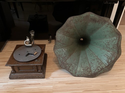 The gramophone typewriter - the,