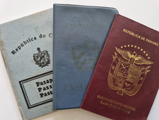 2 Reisepässe + 1 Panama