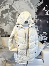 Neuer Sublevel Mantel in der Größe XL