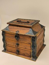 Alte massive Miniatur Kommode Holztruhe Pagodenform asiatisch Geschenktruhe