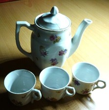 Altes Kindergeschirr, Kanne