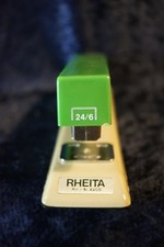 Hefter Tacker Rheita 8205 grün 24/6