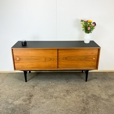 Sideboard Nussbaum 60er Lothar Wegner schwarze Resopalplatte matt restauriert