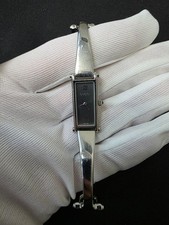 Gucci 1500L Damenuhr Armreif