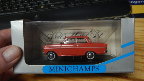 Minichamps 430 043002 - 1:43,