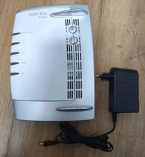 FRITZ!Box 6490 Cable weiß auf