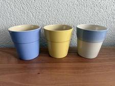 3 bunte Blumentöpfe aus Keramik blau gelb