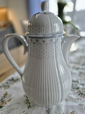 Porzellan-Kaffeekanne Serie