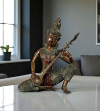 Thailändische Apsara Figur Musikantin aus Bronze mit Saiteninstrument 22,5 cm