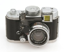 Robot mit sehr seltenem Entfernungsmesser und Carl Zeiss Jena Biotar 2/4 cm