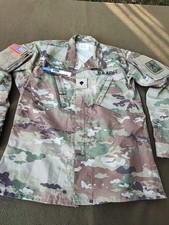 Army OCP Combat Shirt Multicam Medium Long Neuer Zustand mit Abzeichen original 