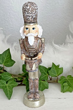 Edler Nussknacker mit Trommel