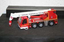 LKW Kranwagen Feuerwehr Pompiers des Yvelines Bburago Modell 1/50 Modellauto