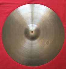A ZILDJIAN 22" DEEP RIDE