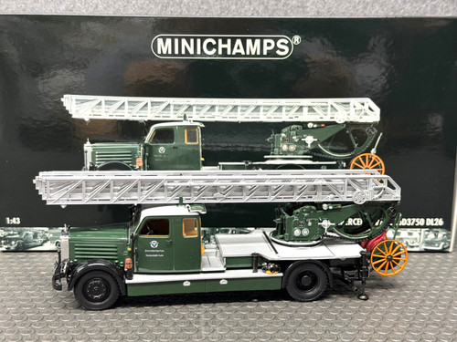 Minichamps 439035371