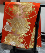 Japan Kimono Fukuro Obi rot Stickerei gebraucht goldenes Blumenmuster