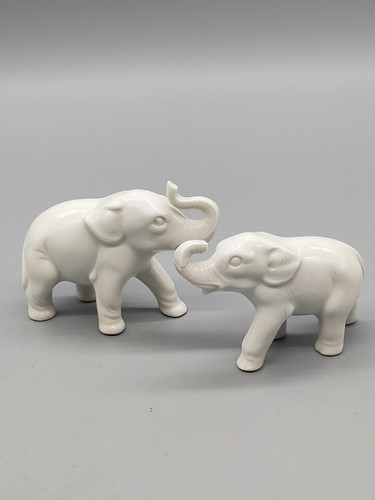 Zwei elefanten figuren - figuren, aus